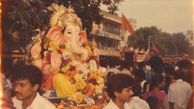 Viral ChatGPT 80's Photos: What Would Your Family's Ganesh Chaturthi Look Like In 1980s? Check Prompts