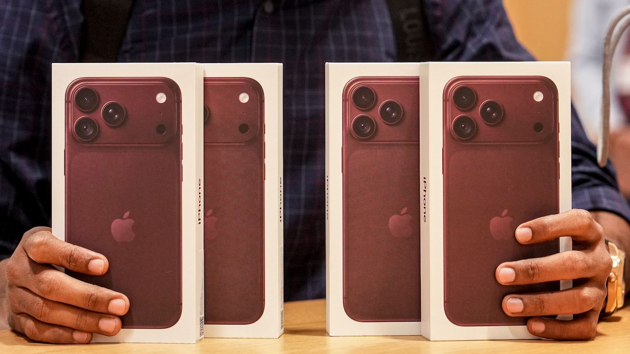 Apple launched the iPhone 18 in Burgundy colour too Apple launched the iPhone 18 in Burgundy colour too