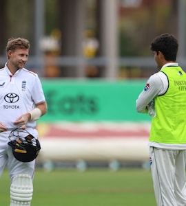 Pakistan Pacer Razaullah Meets Joe Root After Edgbaston Heroics, Reveals Conversation
