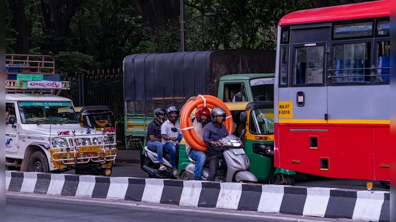 Bengaluru Traffic Update: City Witnesses Waterlogging On Several Roads After Heavy Downpour