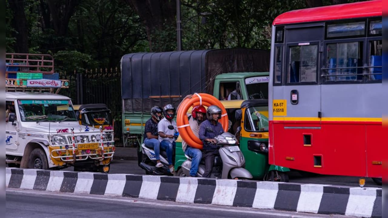 Bengaluru Traffic Update: City Witnesses Waterlogging On Several Roads After Heavy Downpour