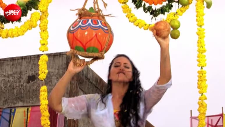 जन्माष्टमी पर दही हांडी पर खूब बजता है 14 साल पुराना गाना, मीका सिंह की आवाज कर देती है गोविंदा के गाने पर डांस करने पर मजबूर&nbsp;