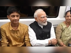 PM मोदी ने किया दिल्ली मेट्रो का सफर, SRCC के शताब्दी समारोह में शामिल होने जाने के दौरान की यात्रा