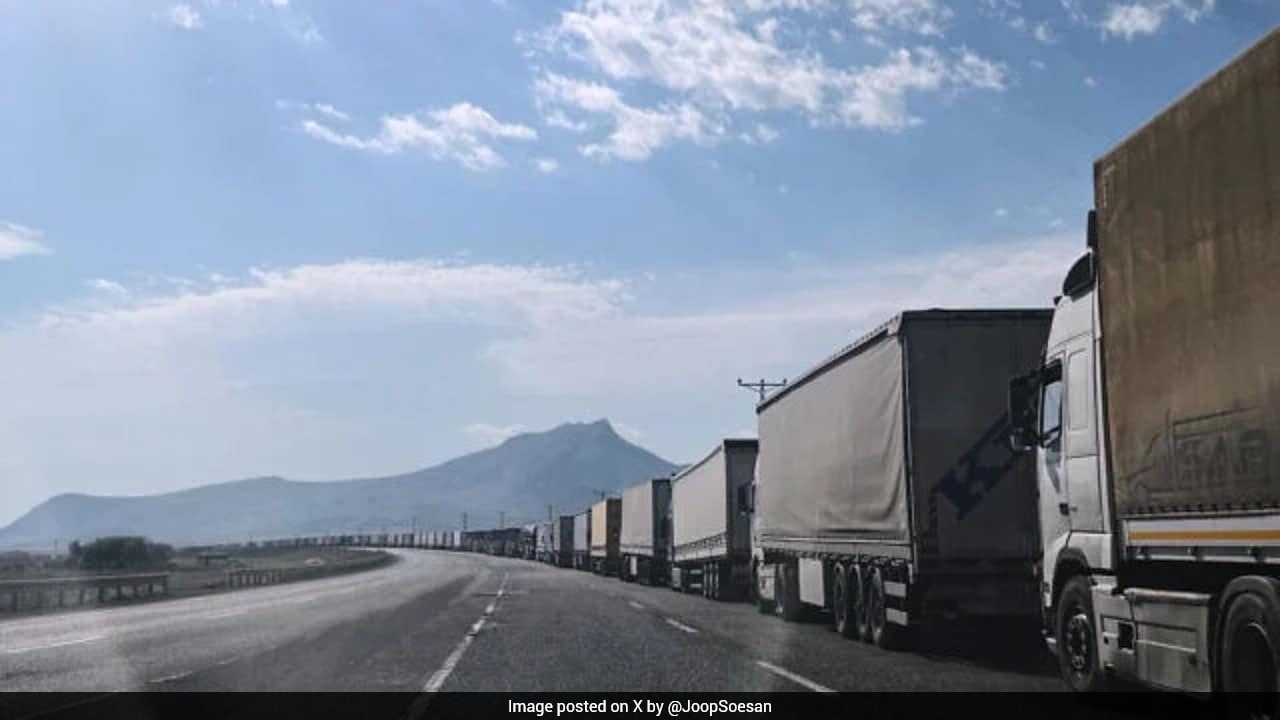 Hundreds Of Trucks Block Turkey-Iran Border After US Blockade