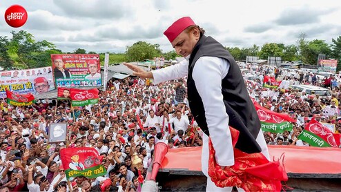 LIVE: अखिलेश यादव ने रायबरेली ने की चुनावी यात्रा की शुरुआत, रथ पर लिखा PDA का मतलब