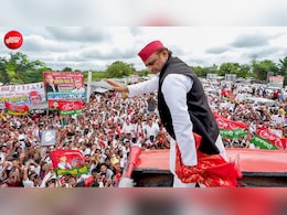 रंग भगवा, गढ़ कांग्रेस का लेकिन मैदान लाल टोपी से फुल, रायबरेली से अखिलेश ने भरी यूपी चुनाव की हुंकार