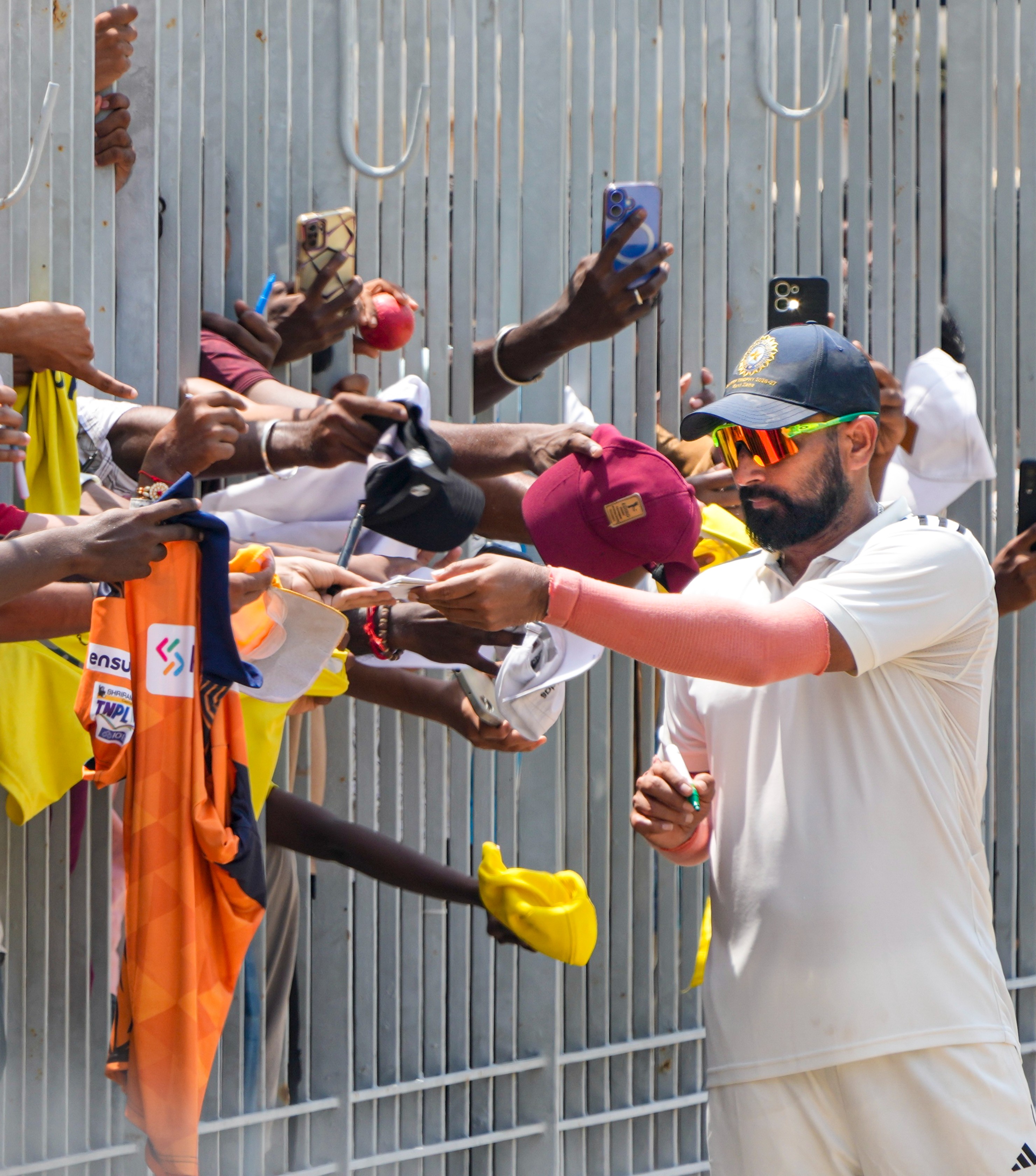 Umpires warn Mohammed Shami during Duleep Trophy final between East and South Zones