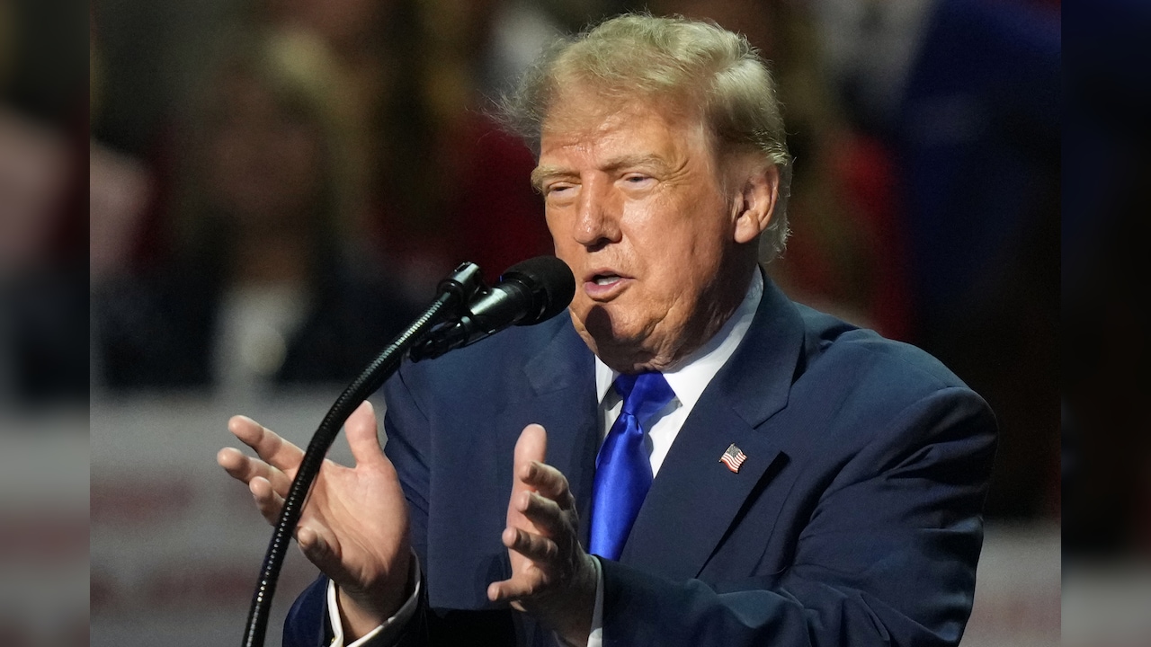 Trump Promises $5,000 'Dividend' To American Adults If Republicans Win Mid-Term Elections