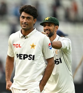 Pakistan Debutant Razaullah Leaves England Great Stunned: "Had Some Pace"