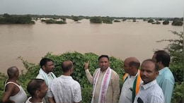 क्वारी नदी का कहर: दर्जनों गांवों में बाढ़ से हाहाकार, फसलें बर्बाद; बिजली-पानी ठप, मुआवजे की मांग तेज