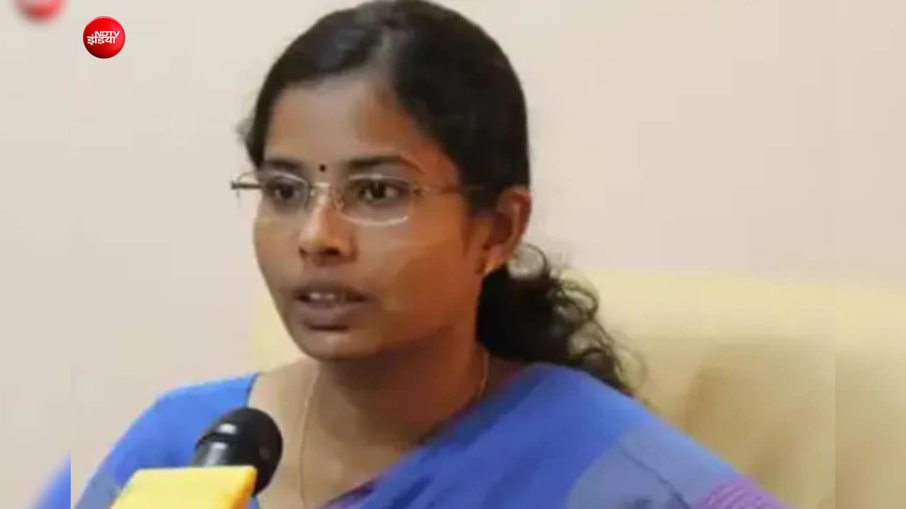 Success Story : स्कूल के बाद चराती थीं भैंस, कई बार UPSC में हुईं फेल, आज हैं जिले की कलेक्टर