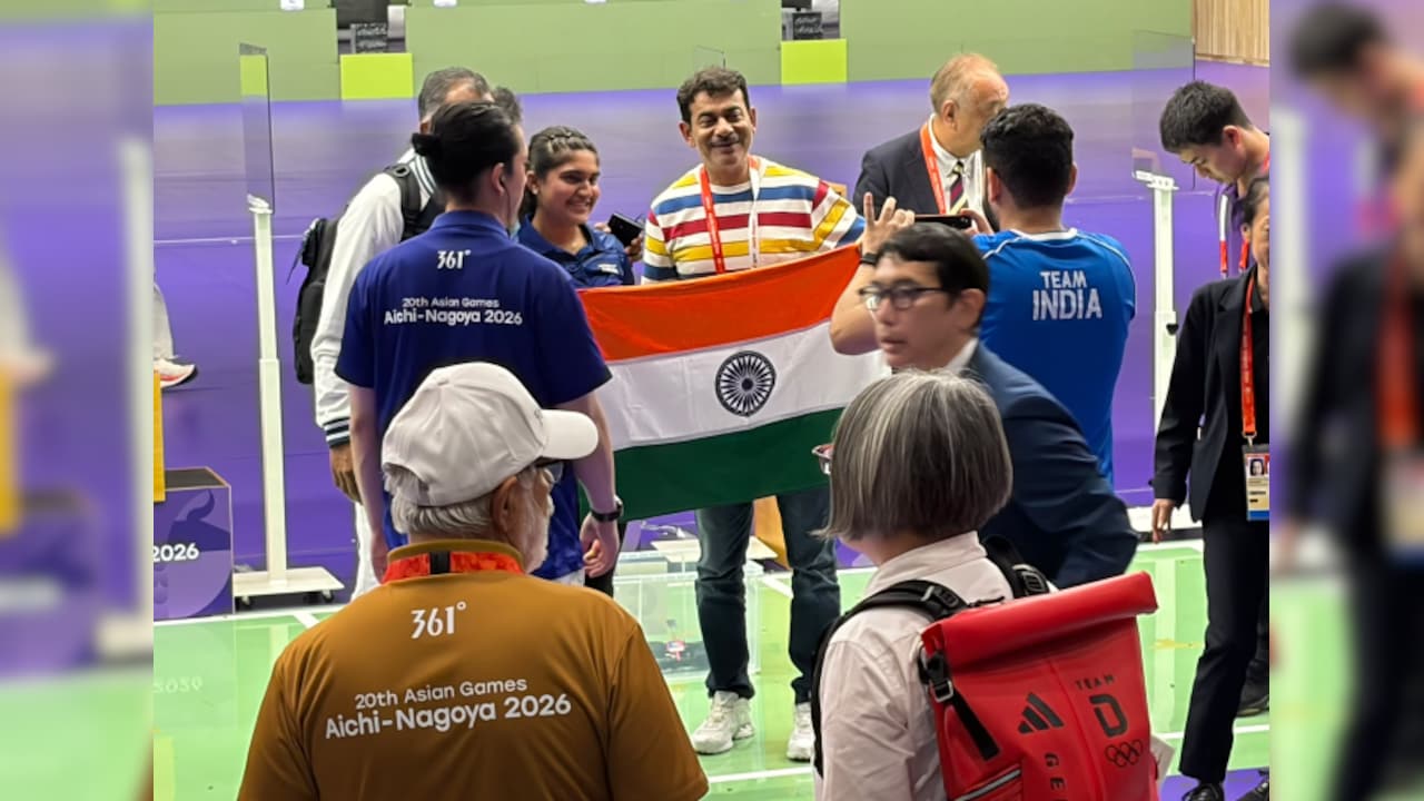 कौन हैं ईशा सिंह? 25 मीटर पिस्टल में सिल्वर मेडल जीतकर रचा इतिहास, मनु भाकर के बाद भारत की नई शूटिंग स्टार बनीं