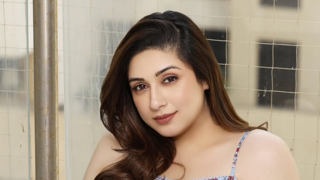 'My Phone Number Was Shared': Actor Vahbiz Dorabjee Recalls Receiving 'Messages' From Unknown Men After Fake Facebook Profile