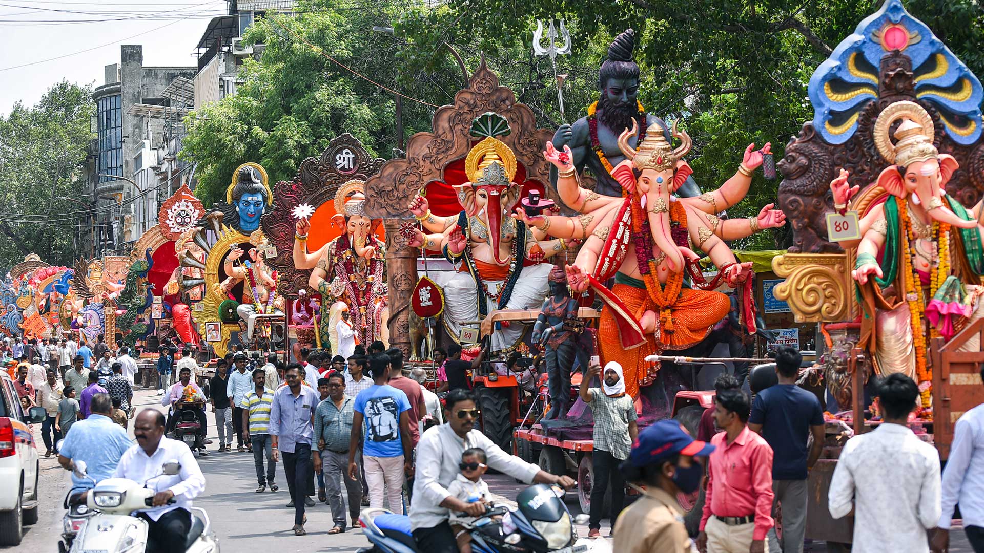 Ganpati Visarjan: Mumbai Bids Emotional Goodbye To Bappa