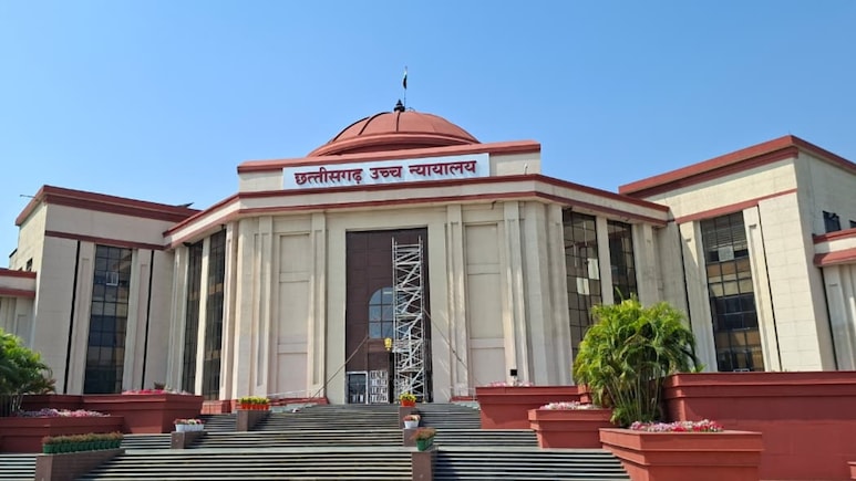 रिटायरमेंट से पहले गृह जिले में मिलेगी पोस्टिंग, CG हाईकोर्ट का बड़ा फैसला&nbsp;