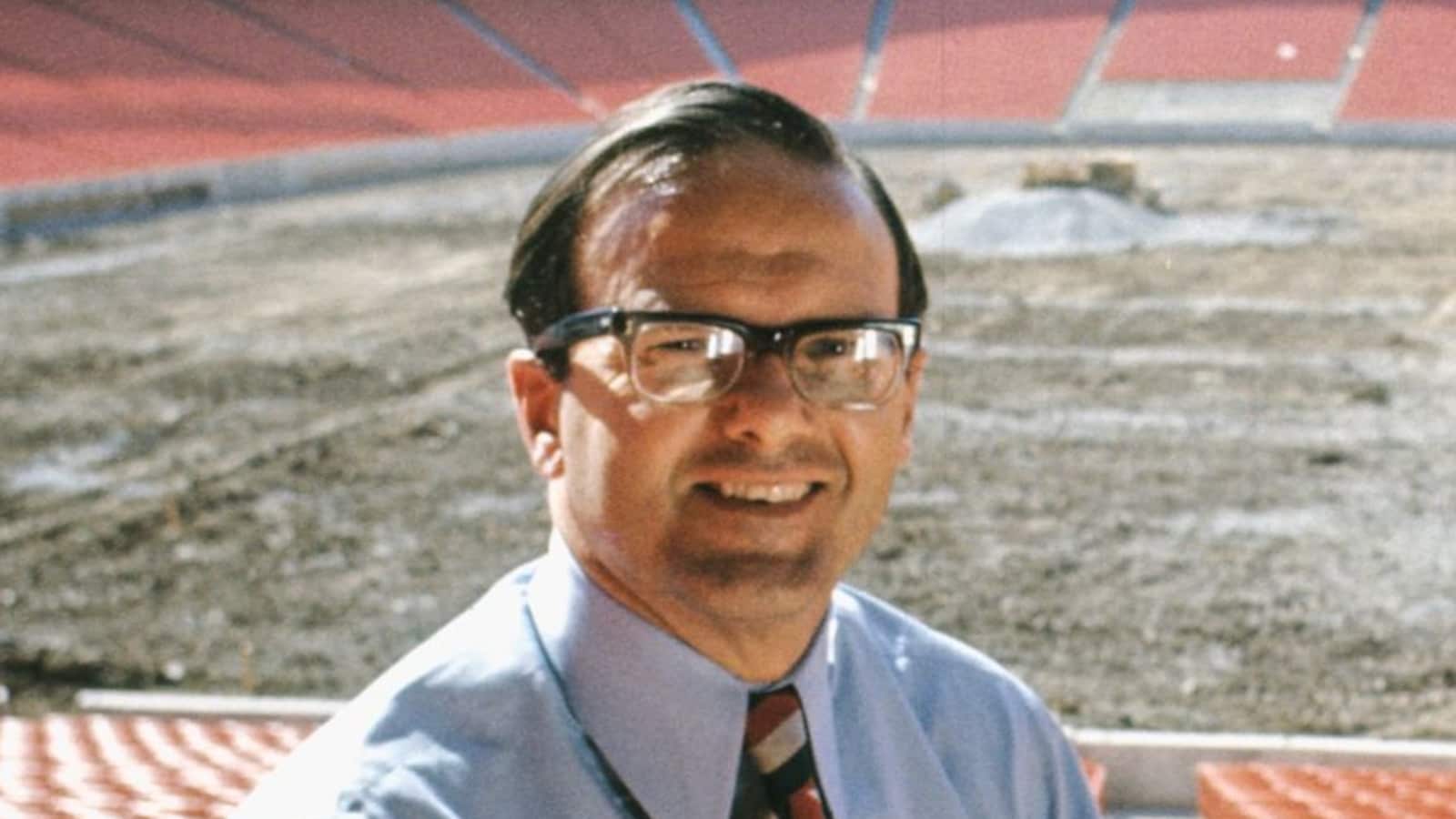 Who Owns the Kansas City Chiefs? Inside the Hunt Familys Billion-Dollar NFL Legacy