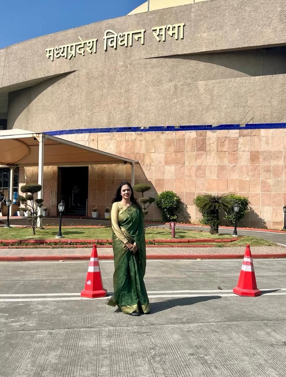 मप्र विधानसभा में फर्जी IAS तृप्ति सिंह. मप्र विधानसभा में फर्जी IAS तृप्ति सिंह.