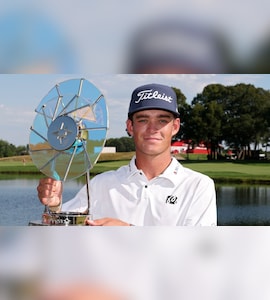 Jackson Koivun Goes Viral After Joining Presidents Cup WAGs For Group Photo