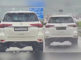 Caught On Camera: Toyota Fortuner With Flipper Plates Fined By Authorities