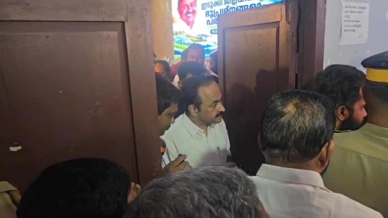 "Won't Speak Today": Kerala Chief Minister VD Satheesan Sidesteps Questions On Chopper Row