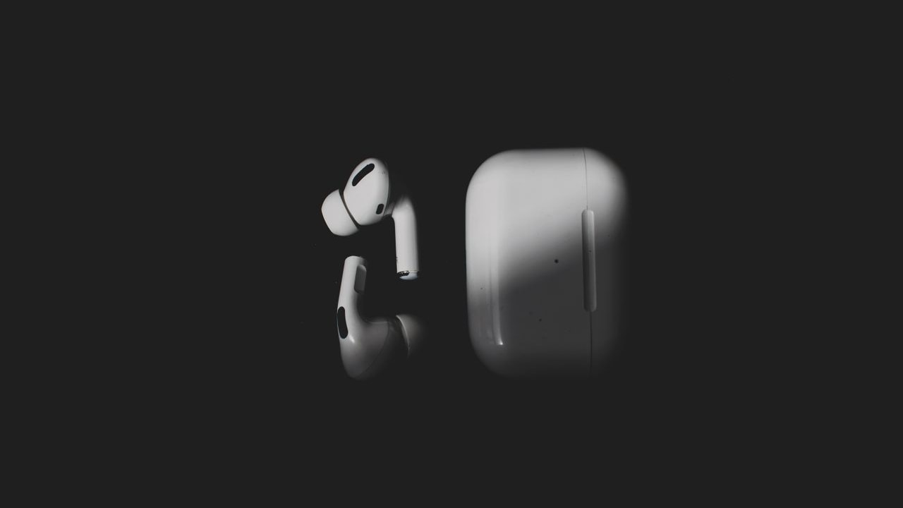 Apple AirPods Pro 3 Wireless Earbuds Apple AirPods Pro 3 Wireless Earbuds