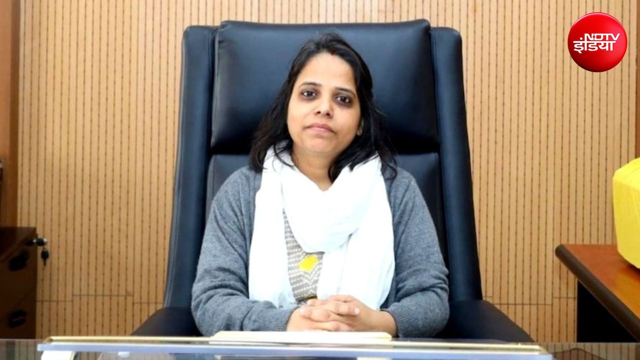 कंप्यूटर साइंस से बीटेक और फिर IAS बनने के बाद कई ट्रांसफर, कौन हैं नेहा मारव्या?