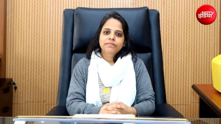 कंप्यूटर साइंस से बीटेक और फिर IAS बनने के बाद कई ट्रांसफर, कौन हैं नेहा मारव्या?
