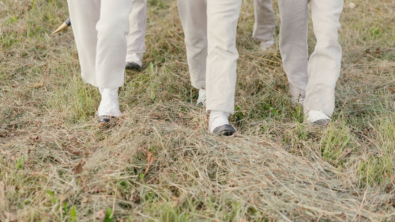 Does Linen Always Stretch With Wear? 10 Trouser-Fit Myths Explained