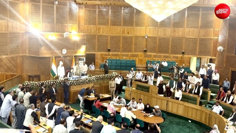 जम्मू-कश्मीर विधानसभा में छुट्टी पर बवाल, शेख अब्दुल्ला के नाम पर नहीं तो महाराजा हरि सिंह पर क्यों वाला सवाल