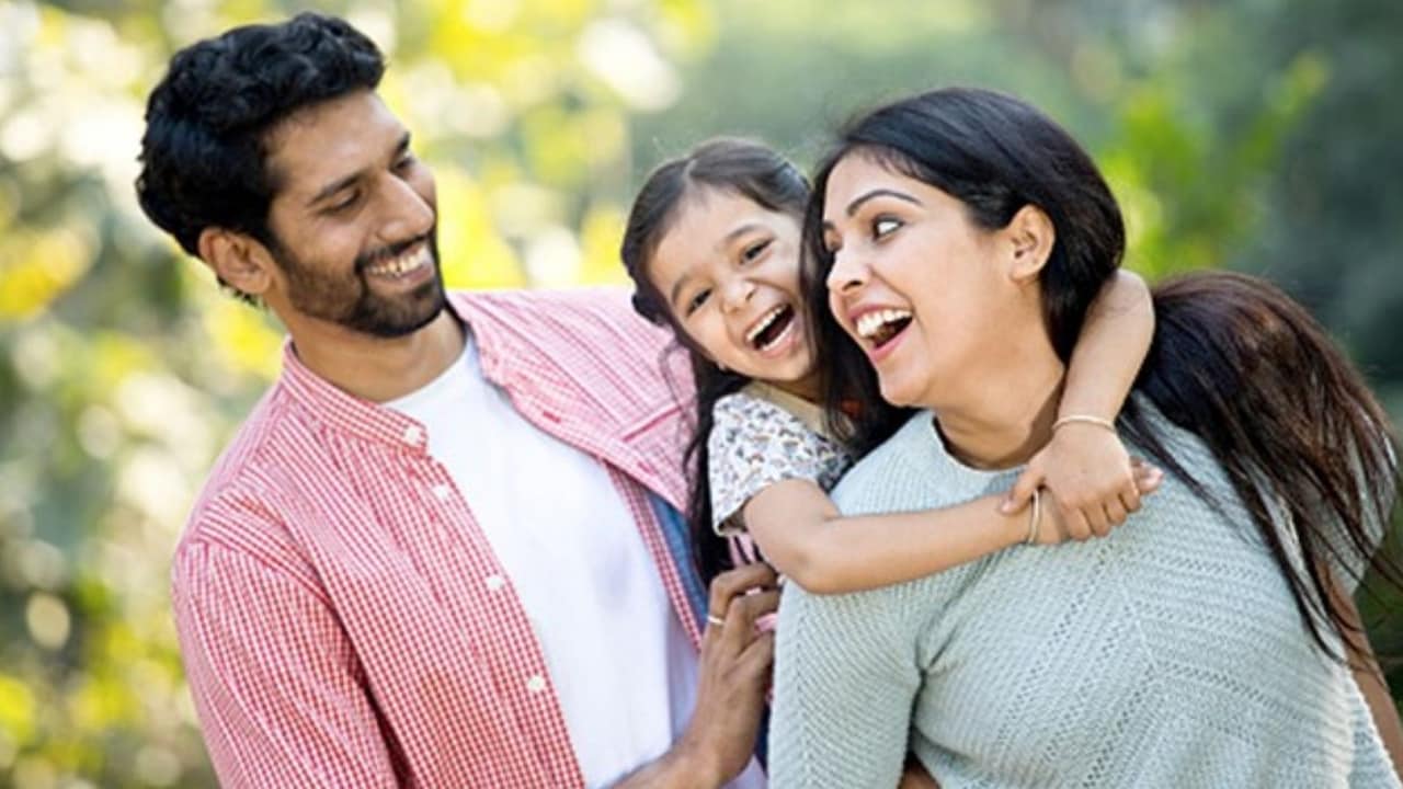 आपकी 5 आदतें जो बच्चे को आगे बढ़ने से रोक सकती हैं, जानिए लॉनमोवर पेरेंटिंग क्या है?
