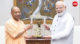 मुलाकात हुई, क्या बात हुई? चुनावी हलचल के बीच पीएम मोदी से सवा घंटे तक योगी आदित्यनाथ की मीटिंग