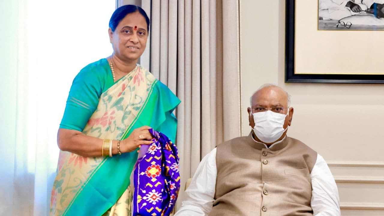 Telangana Congress In Turmoil As Surekha Exit Triggers Political Firestorm