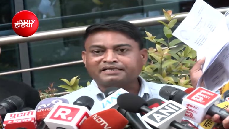 IIT बॉम्बे के गेट पर भूख हड़ताल; साहिल वाकोडे के परिवार ने उठाई गिरफ्तारी की मांग, अब क्राइम ब्रांच करेगा जांच