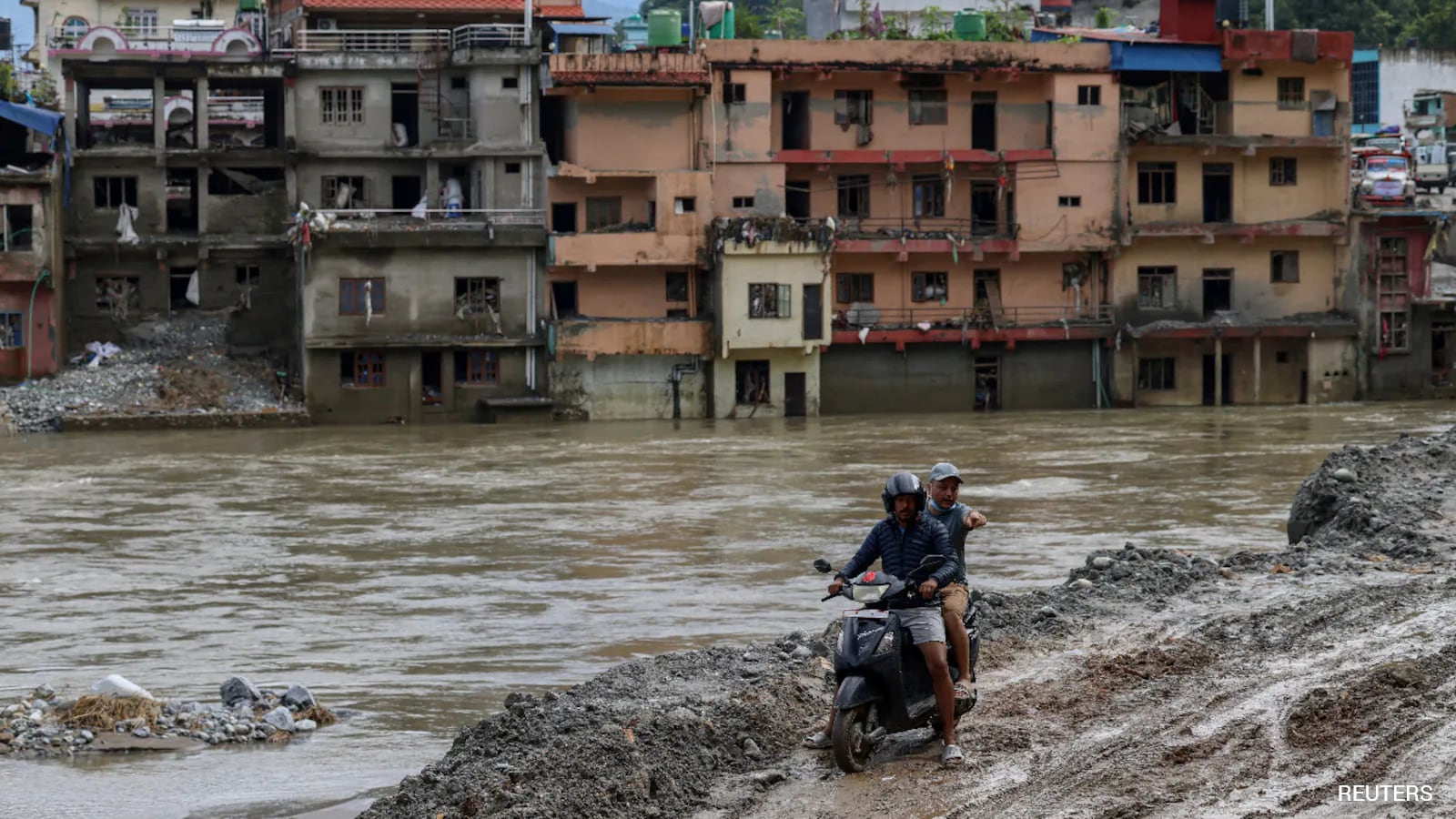 Study Links Nepal Glacier Collapse and Floods to Climate Change and Geological Factors