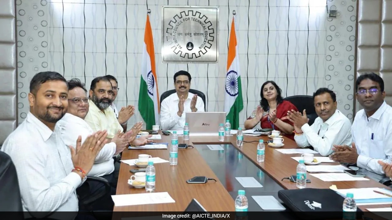 AICTE Launches Rs 245 Crore PhD Fellowship To Boost Innovation, Entrepreneurship