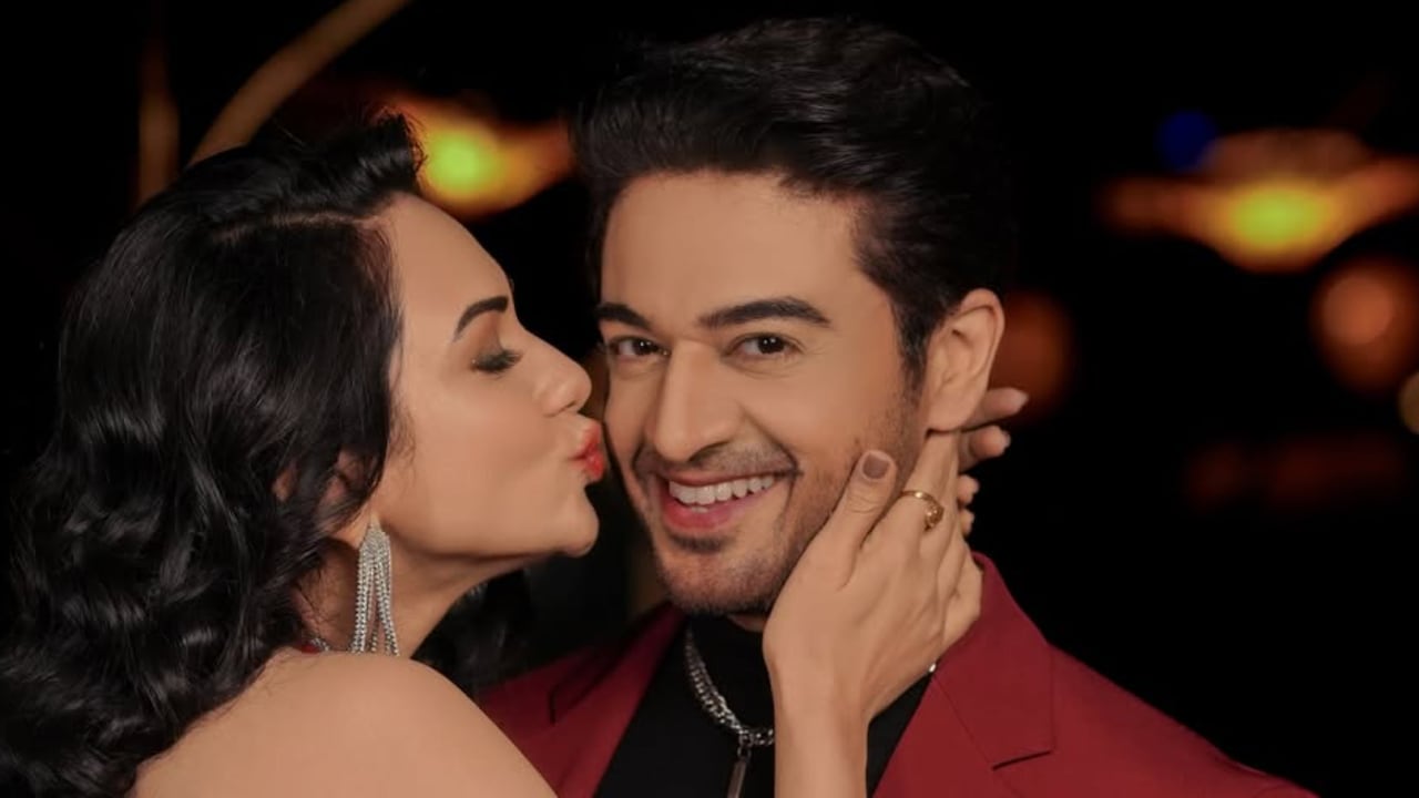Akanksha Chamola Removes Pics With Gaurav Khanna From Instagram, Unfollows Estranged Husband