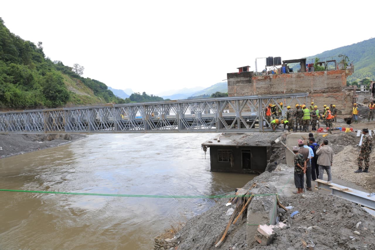 नेपाल में राहत कार्य जारी नेपाल में राहत कार्य जारी