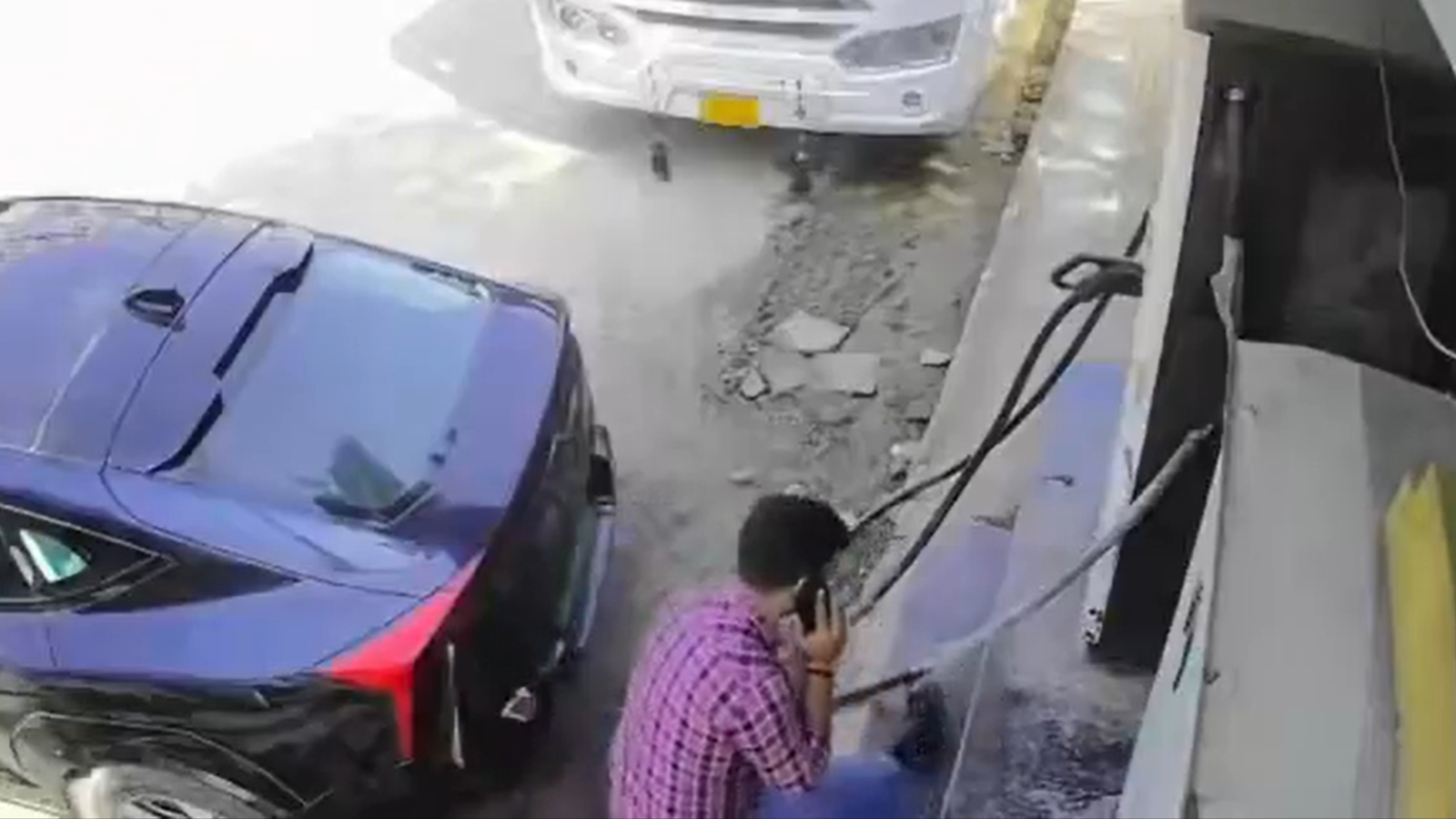 Mahindra XEV Owner Tosses Public EV Charger, Internet Slams Civic Sense