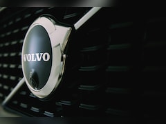 Volvo Unveils Upgraded XC60, XC90 Hybrids With Up To 200km Electric Range