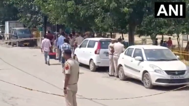 दिल्ली के आया नगर में जिम ट्रेनर को गोलियों से भूना, बदमाशों ने मारी 10 से 12 राउंड गोलियां