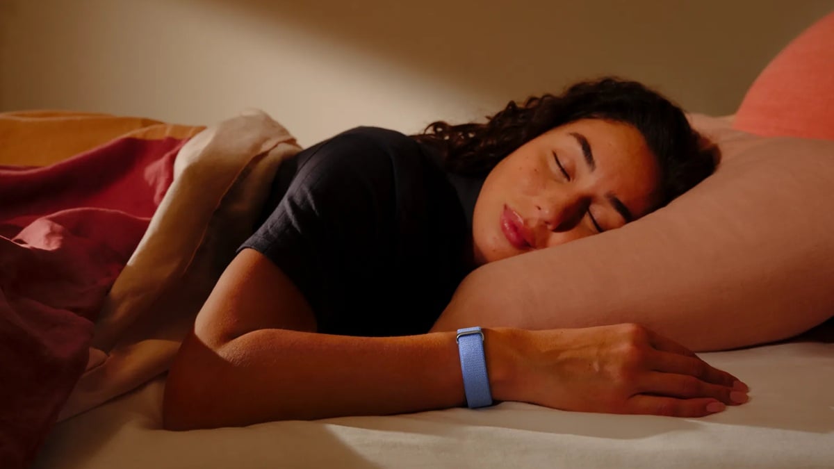 Google Fitbit Air: दिल के मरीजों के लिए मददगार, हार्ट रेट ट्रैकिंग करेगा, बैटरी चलेगी 7 दिन तक