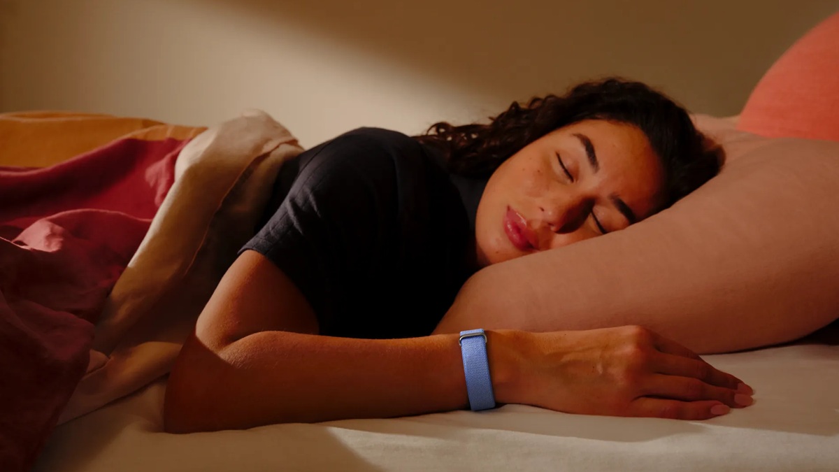 Google Fitbit Air: दिल के मरीजों के लिए मददगार, हार्ट रेट ट्रैकिंग करेगा, बैटरी चलेगी 7 दिन तक