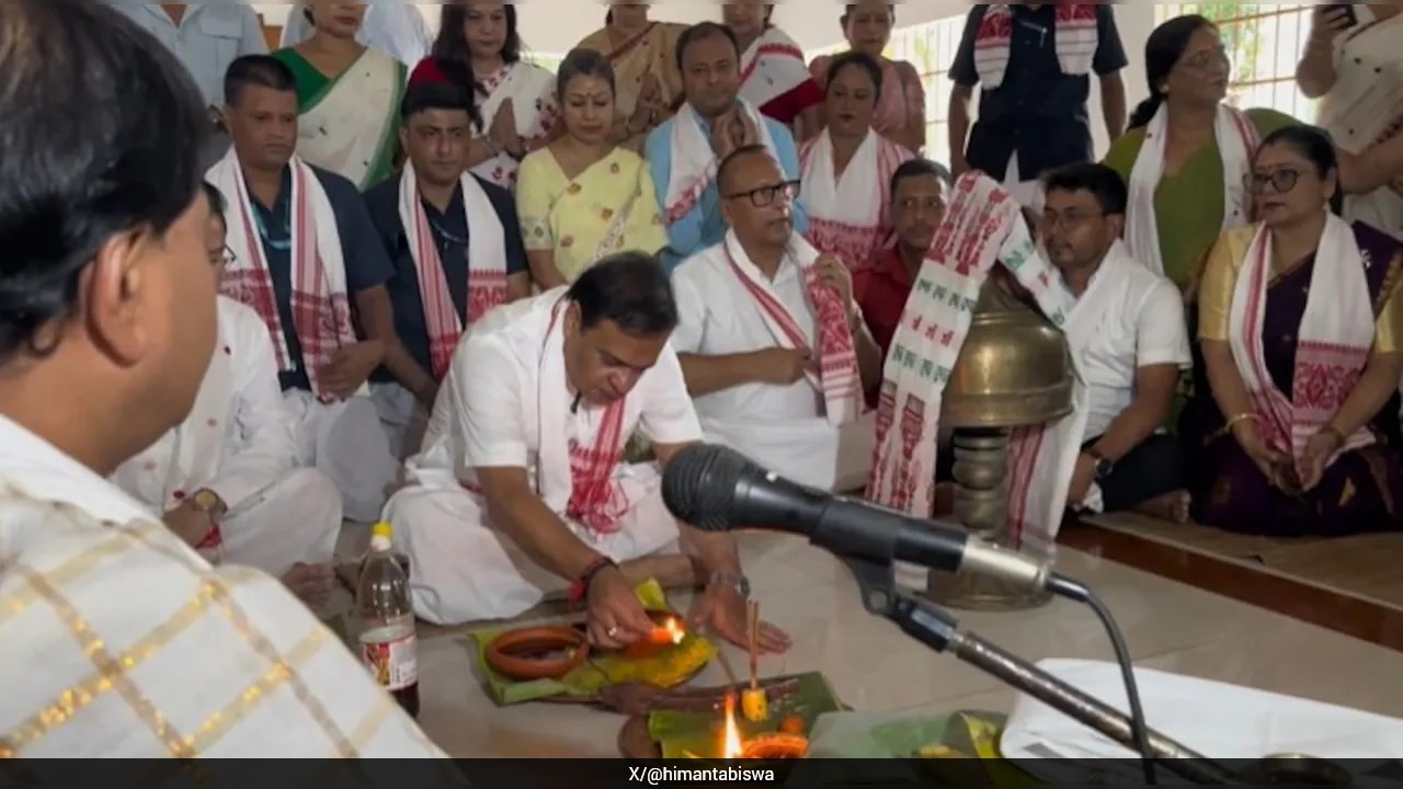 Himanta Sarma Leads Prayers For PM Modi On Birthday, Urges People To Light Diyas