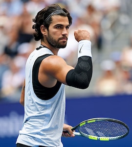 Watch: Carlos Alcarazs Hilarious "Opponent" Mistake At US Open Leaves Crowd In Splits