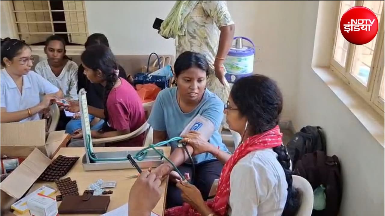 गुजरात के गर्ल्स हॉस्टल में खाने के बाद बिगड़ी 200 छात्राओं की तबीयत, 13 अस्पताल में भर्ती