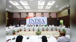 LIVE: INDIA ब्लॉक की बैठक में उठे कौन-कौन से मुद्दे, ज्ञानेश कुमार पर क्या बात हुई, शरद पवार NCP नेता ने बताया