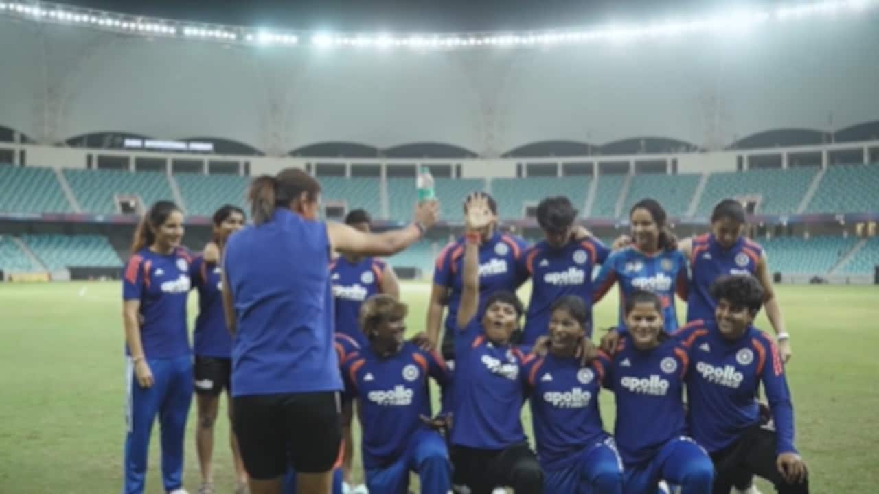 Team Indias Bottle Lift After Asia Cup Trophy Snub Leaves Internet In Splits. Video