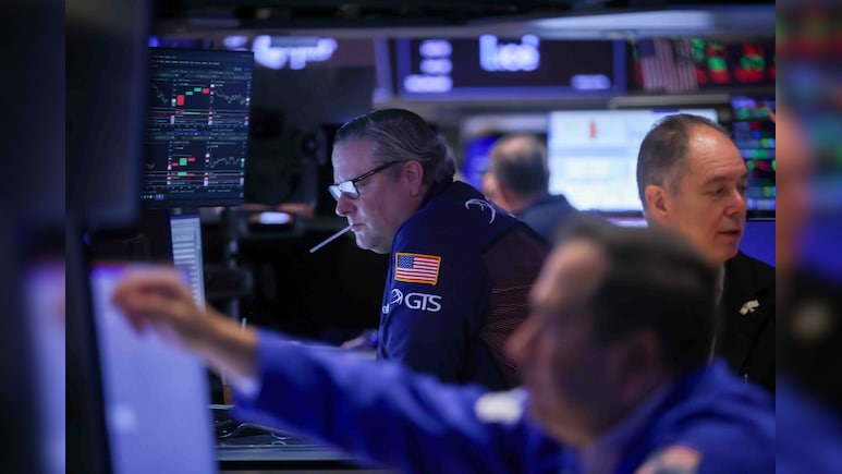 Wall Street Highlights: S&P 500 Slips As Oil Spike, Rising Fed Rate Bets Pressure Stocks