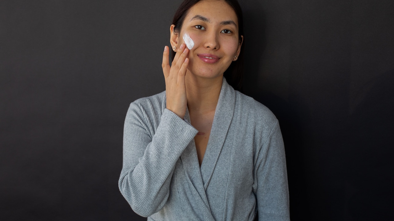 Why Retinol Makes The Sides Of Your Nose Sore: 10 Mistakes To Avoid Why Retinol Makes The Sides Of Your Nose Sore: 10 Mistakes To Avoid