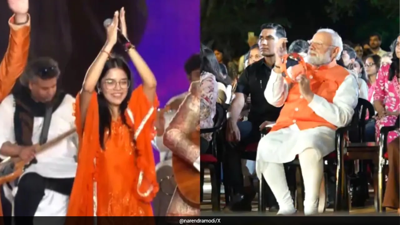 PM Modi attends “bhajan clubbing,” a devotional music trend in concert-like gatherings
